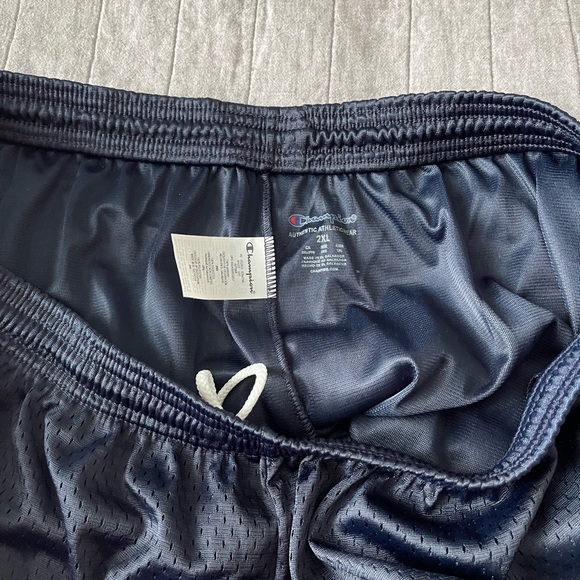 NWT Men’s Champion 9 inch Navy Arheltic Shorts - Picture 4 of 4
